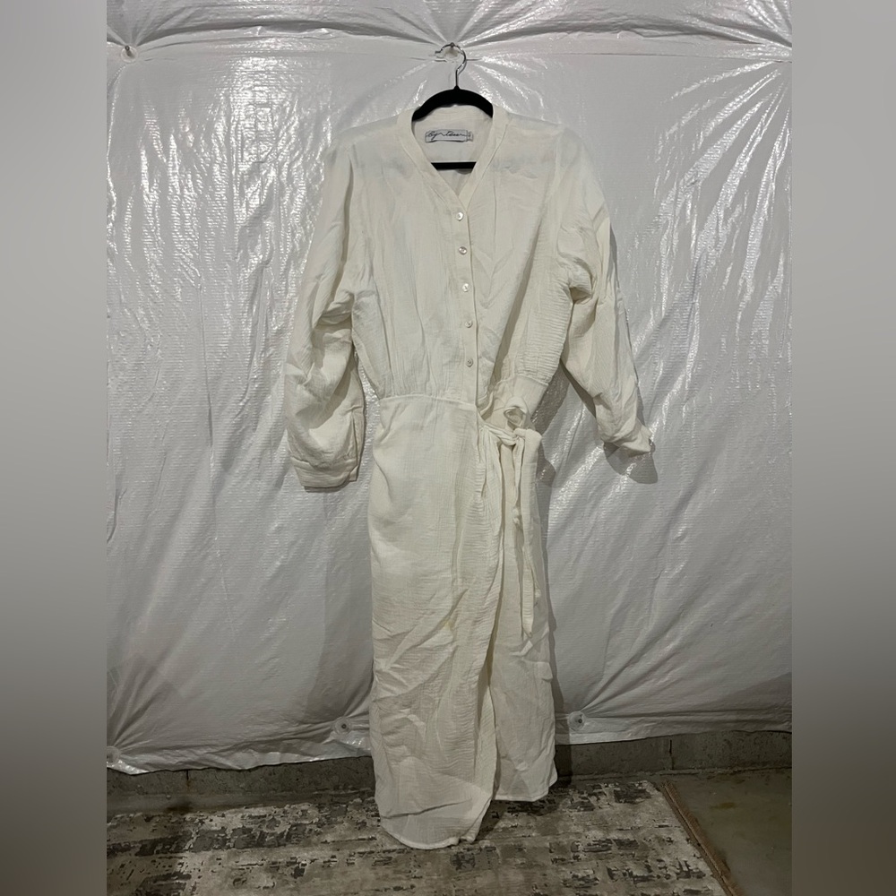 By Tess Cream Wrap Dress Size Large